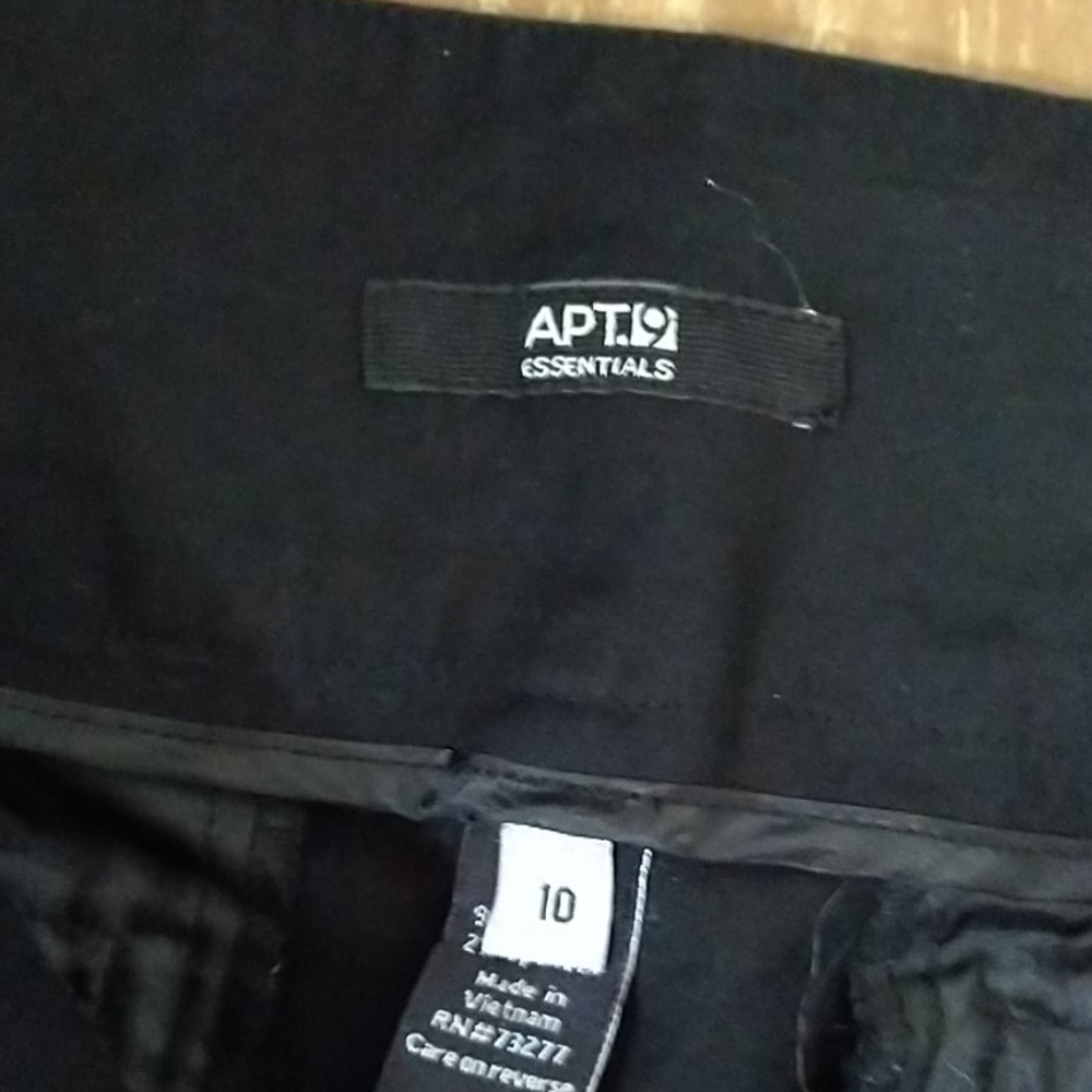 Shorts - Picture 4 of 4